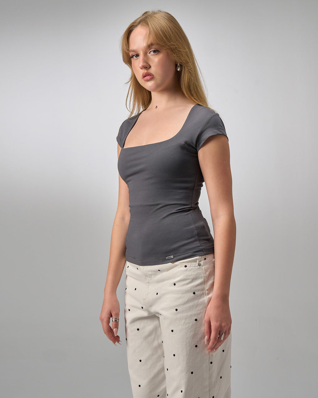 COTTON C-SQUARE NECK- DARK GREAY