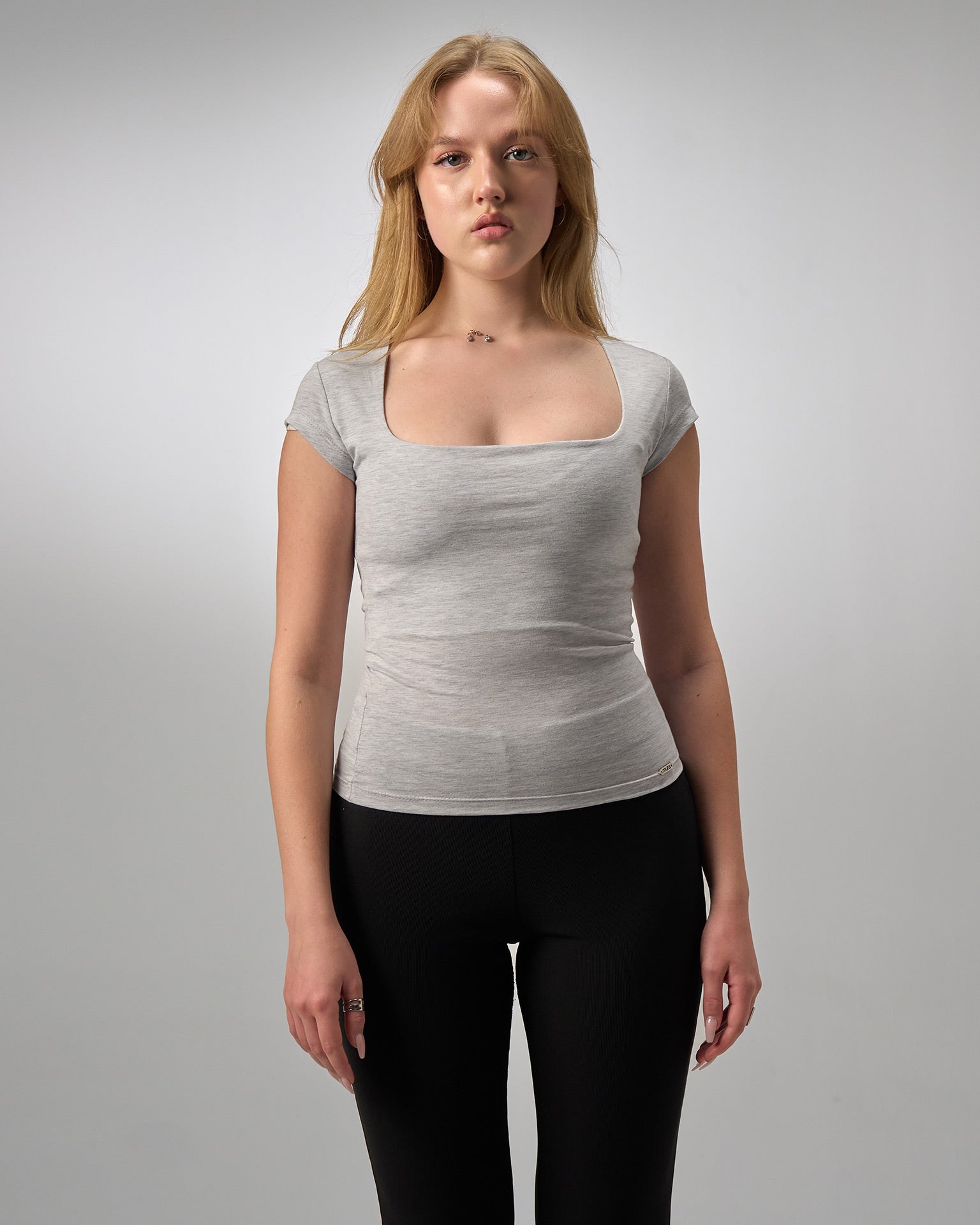 COTTON C-SQUARE NECK- LIGHT GRAY